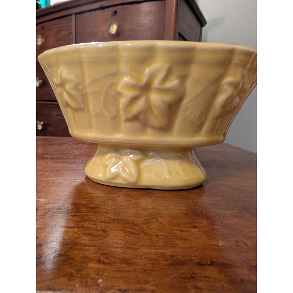 VINTAGE/ANTIQUE YELLOW GLAZED FOOTED RAISED RELIEF IVY DESIGN OVAL PLANTER